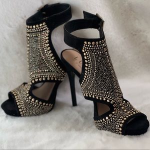 Hot black heels with gold beading!